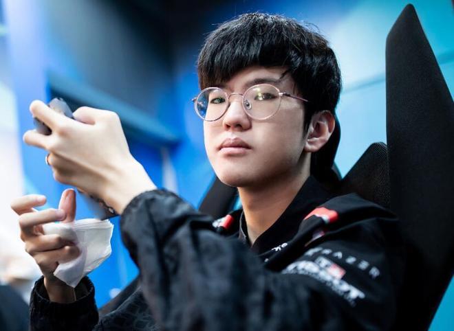 HObbit发文庆祝家乡将要举行大型线下比赛